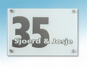 Glazen naambord spiegel