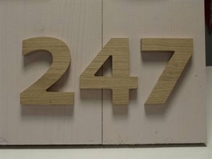 Handgemaakte houten huisnummer of letters hoogte 10 cm