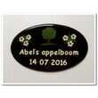 Ovaal naambord met afbeelding boom en bloemetjes